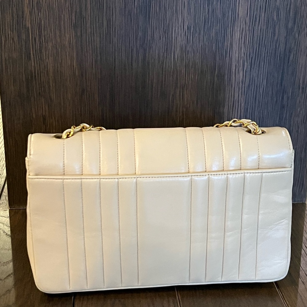 VINTAGE CHANEL Mademoiselle Cream Quilted Shoulder Bag with Gold Chain - rare - Picture 3 of 9